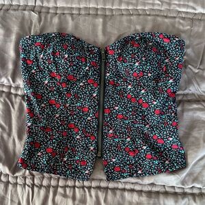 Silence + Noise Floral Zip-Front Crop Top - Black and Red
